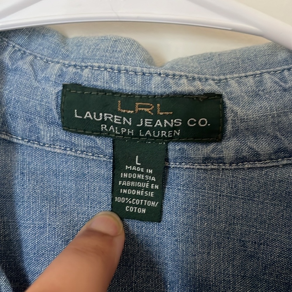 Button up - Picture 2 of 3